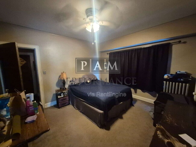 Building Photo - 4035 N Stowell Ave