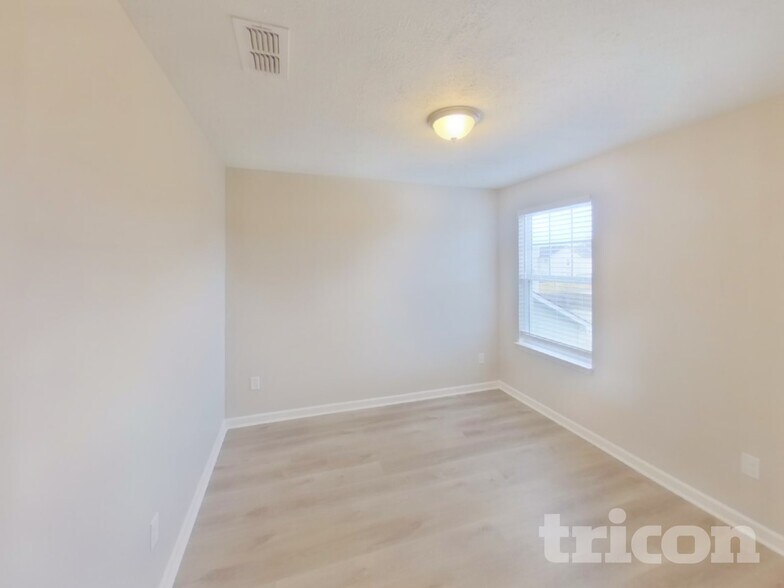 Building Photo - 1107 Selous Dr