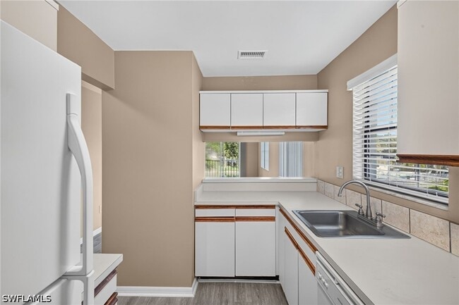 Building Photo - 5365 Treetops Dr