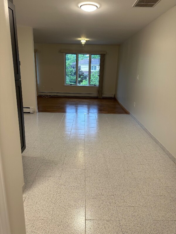 Building Photo - 392 Albourne Ave