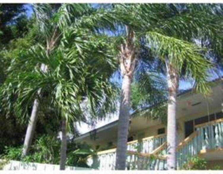 Building Photo - 1423 Holly Heights Dr