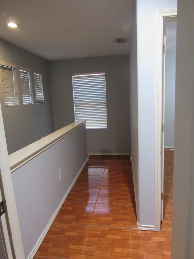 Building Photo - 9310 Albany Dr