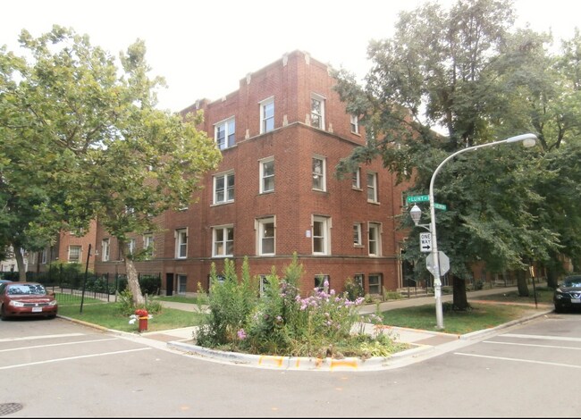 Primary Photo - 6975 Greenview N Ave