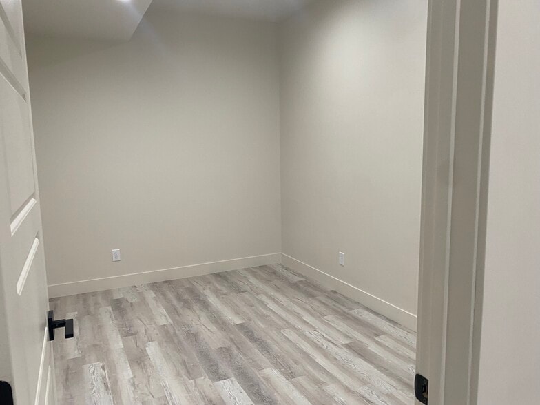Building Photo - 2753 E Lake Vista Dr