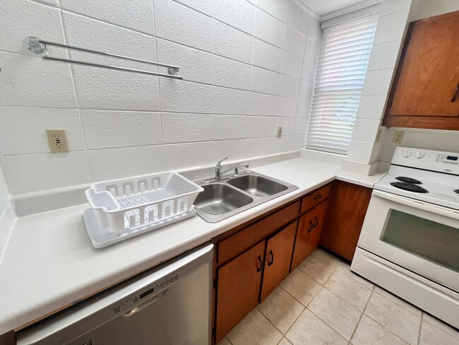 Building Photo - Blacksburg, 2BR / 1 BA, Available