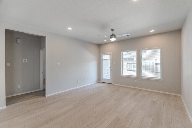 Building Photo - 9327 Colonial Bent Pl