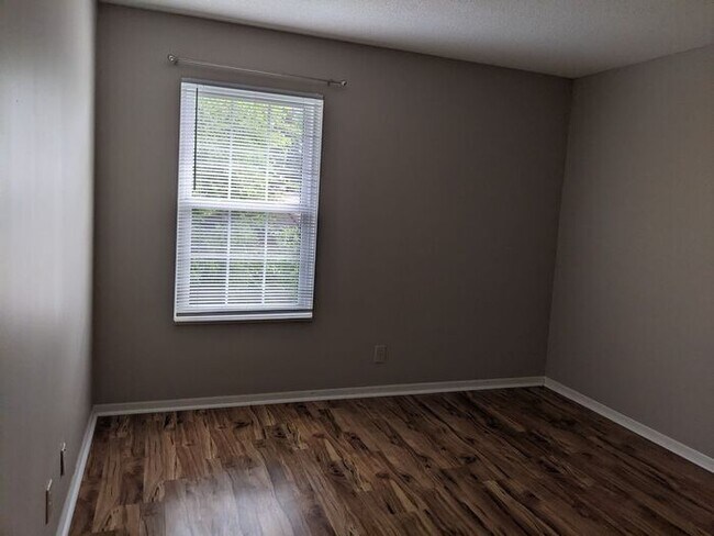 Building Photo - Village Quarter Condo
