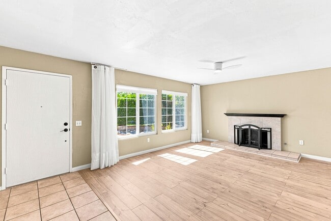 Building Photo - 11770 Treeview Pl