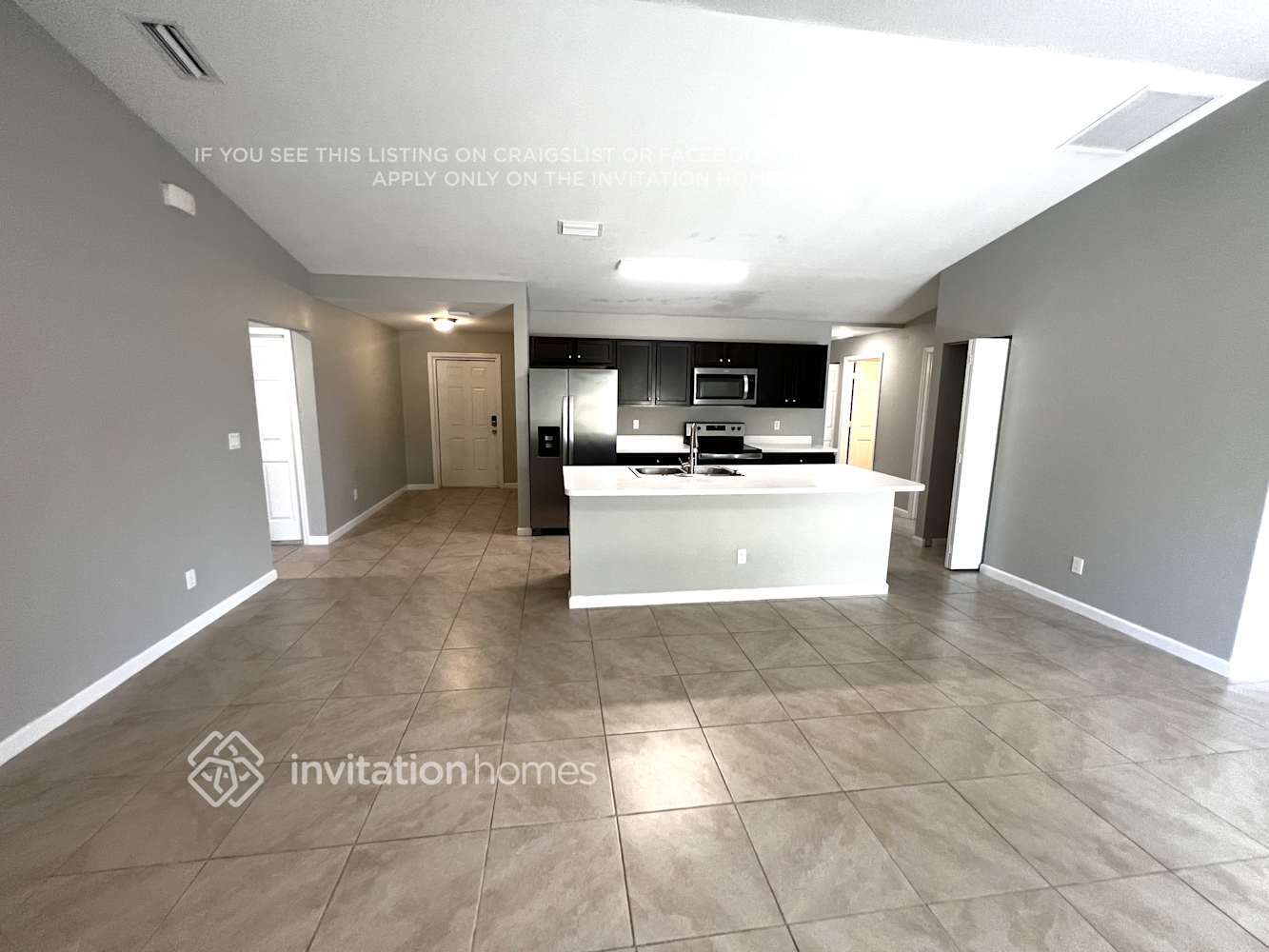 Building Photo - 225 SW Grove Ave