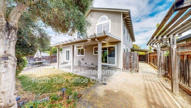 Building Photo - 2030 Seville St