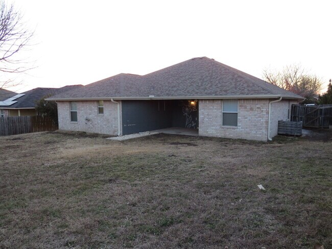 Building Photo - "Spacious 4-Bedroom Retreat with 2 Full Baths in Charming Nolanville!"