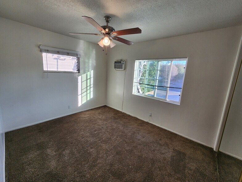 Building Photo - 14227 Moorpark St