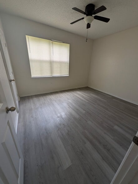 Building Photo - 18001 Richmond Pl Dr