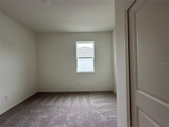 Building Photo - 37411 Roanoke River Wy