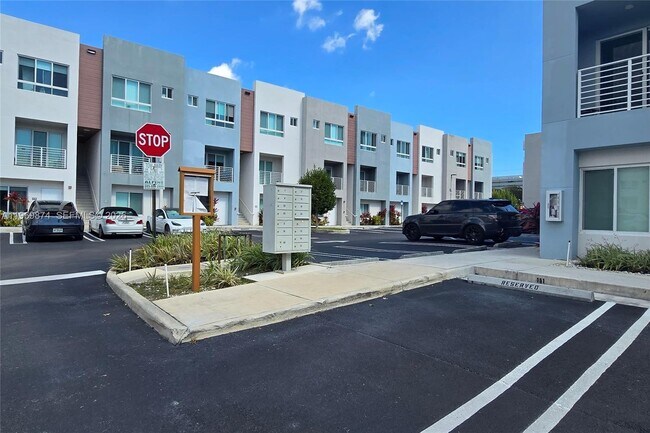 Building Photo - 2535 NE 193rd St