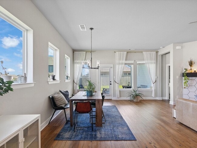 Building Photo - 2240 Lazy Dog Ln