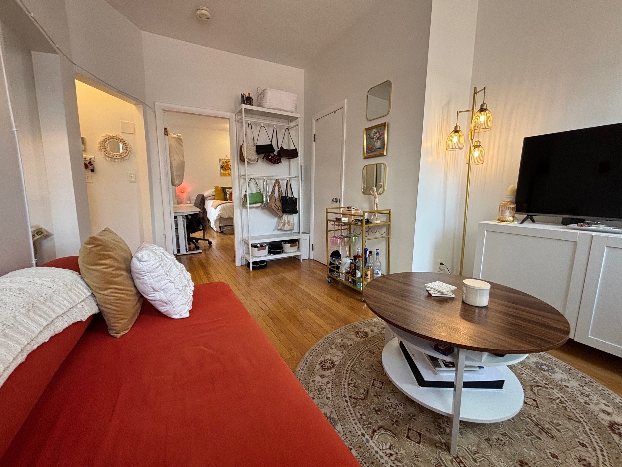 Building Photo - 19 Irving St