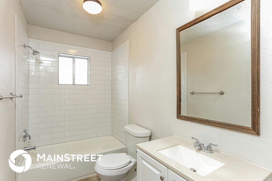 Building Photo - 8913 Doliver Dr