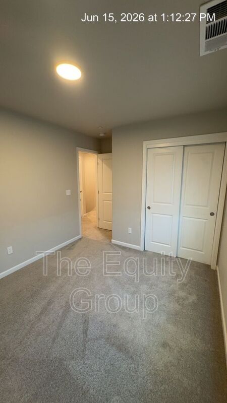 Building Photo - 505 S Summit St