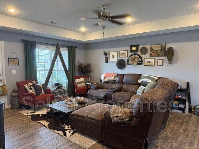 Building Photo - 4582 Edinburgh Dr