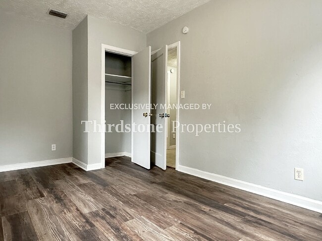 Building Photo - 3048 W 19th St