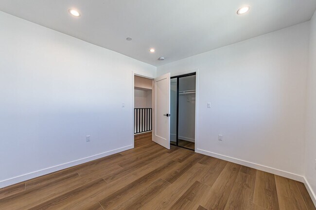 Building Photo - 5506 Barton Ave