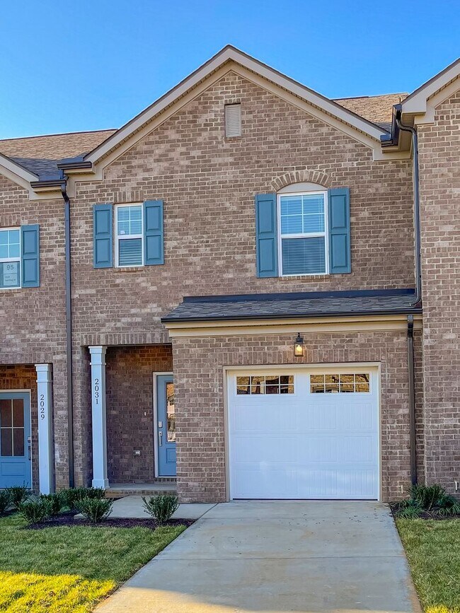 Building Photo - 2031 Sperling Dr