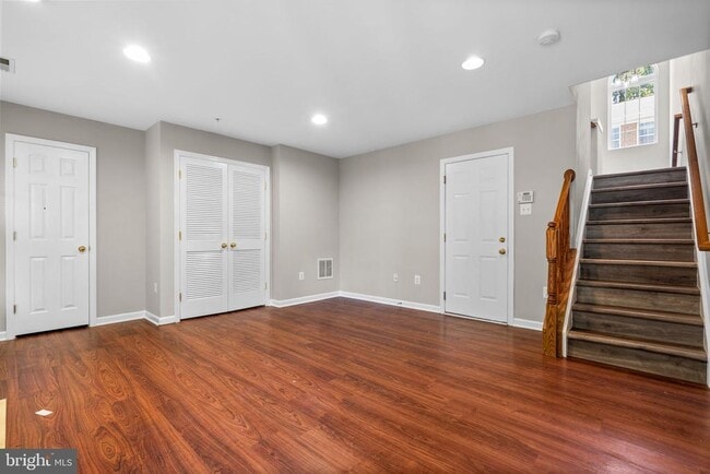 Building Photo - 7129 Water Oak Rd