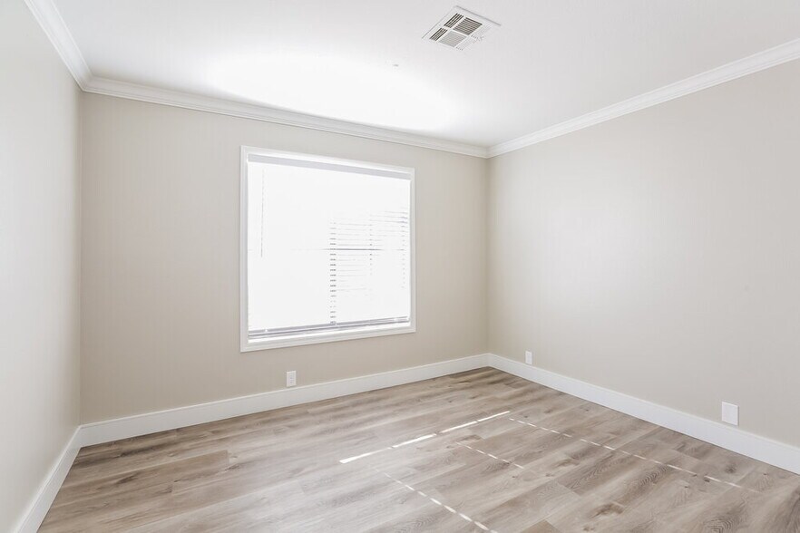 Building Photo - 8612 Paddle Wheel Way