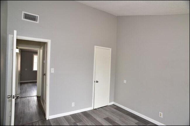 Building Photo - 2 bedroom in El Paso TX 79907
