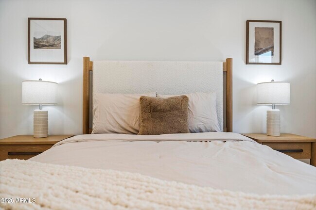 Building Photo - 8513 E Indianola Ave