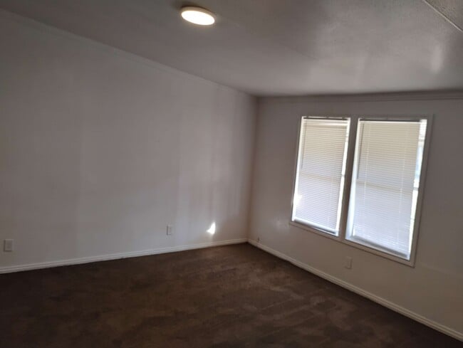 Building Photo - 121 Whiteface Dr