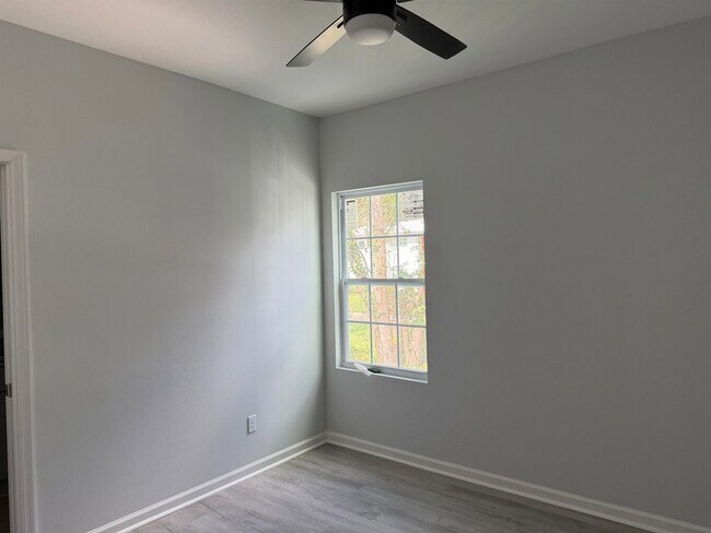 Building Photo - 2111 Owens St