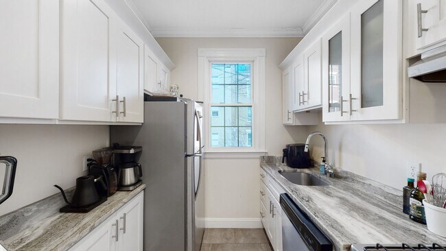 Primary Photo - Cozy Allston 1 Bed