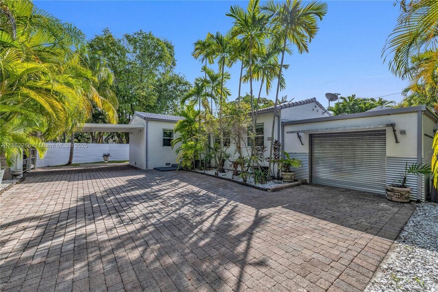 Primary Photo - 1800 SW 21st St