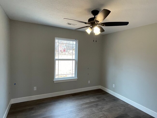 Building Photo - NEW CONSTRUCTION 3 Bed 2 Bath FOR RENT in Waynesville