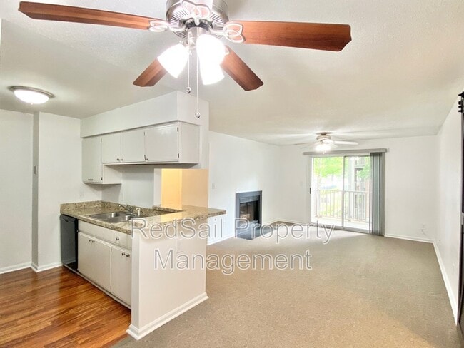 Building Photo - 568 Candle Ln