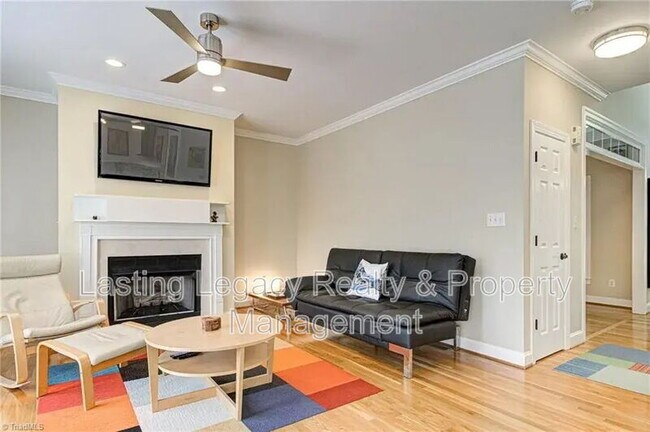 Building Photo - 475 Ashbry Run Dr