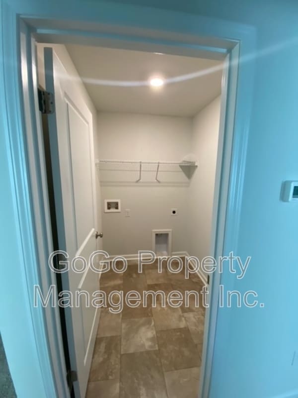 Building Photo - 811 Millsgrove Ct