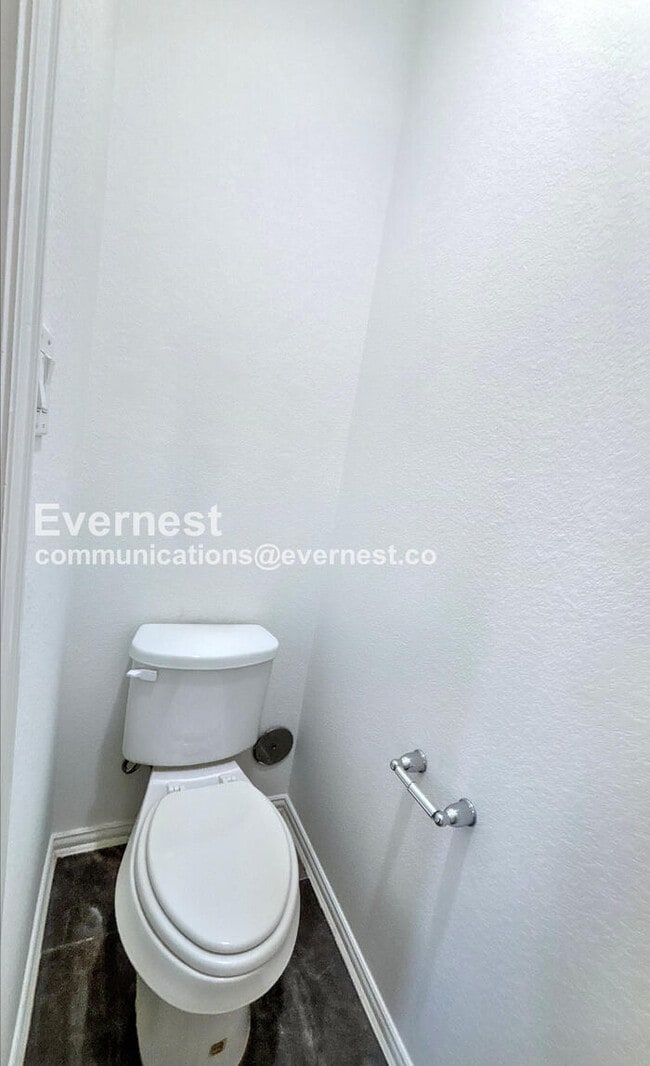 Building Photo - 4811 Sunset Park Ln