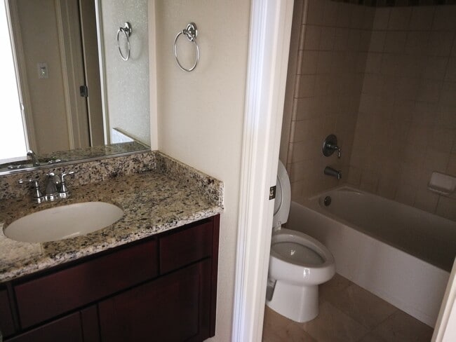 2nd full bath - 4791 Perugia St