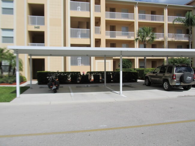 Building Photo - 2 bed/2 bath Condo in Popular Osprey Cove! Lake Views!!