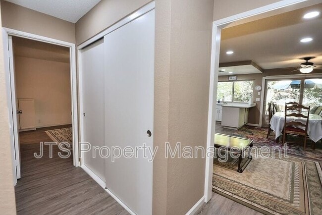 Building Photo - 6913 Navarro Ct