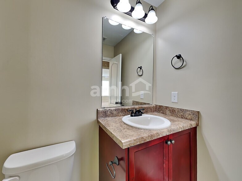 Building Photo - 112 Broken Bit Cir