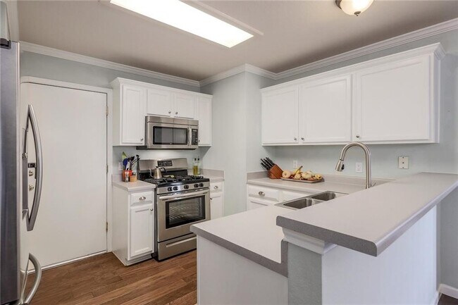 Building Photo - 7908 Portland Trail