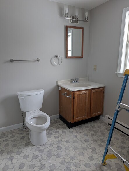 Building Photo - 412 Vley Rd