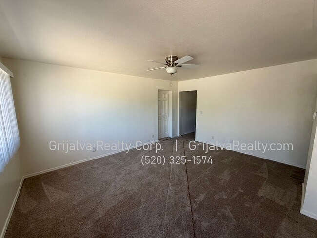 Building Photo - 6850 E Lurlene Dr