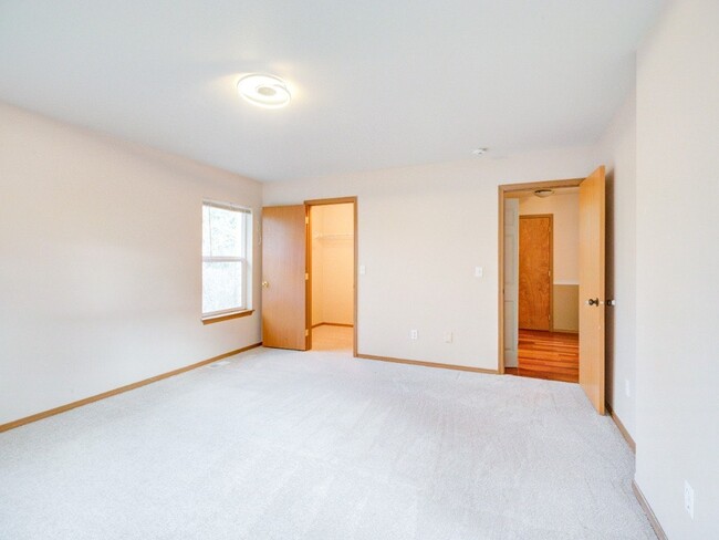 Building Photo - 1011 117th Streetcourt E