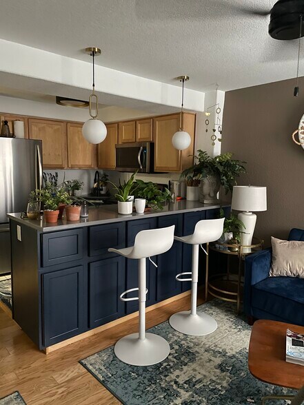 Building Photo - 1833 N Williams St