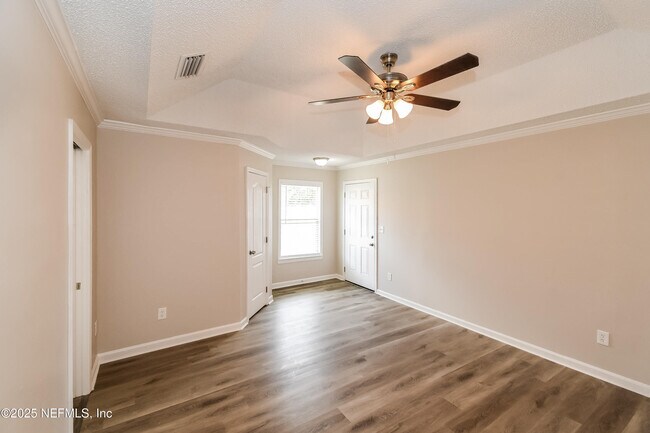 Building Photo - 576 Thornberry Rd